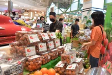 越南荔枝上架泰国曼谷Siam Paragon购物中心。