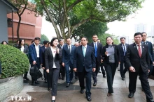 越南政府总理范明正参观胡志明主席曾在中国重庆进行革命活动之地。（图片来源：越通社）