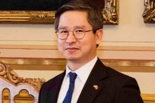 越南驻挪威大使丁儒兴。