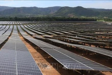 和会太阳能发电厂的太阳能电池系统。（图片来源：越通社）