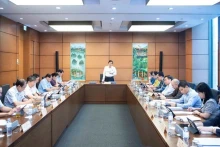 国会分组讨论。
