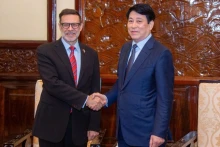 越南国家主席梁强会见即将离任的澳大利亚驻越大使安德鲁·戈莱辛斯基.