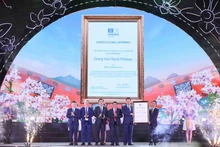 同文岩石高原第三次被列入联合国教科文组织世界地质公园证书授予仪式。