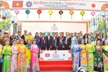 第三届越南文化节开幕式参会代表合影。（图片来源：越通社）
