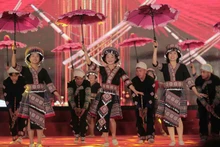 2024年赫蒙族芦笙狂欢节暨野樱花节在安沛省举行。（图片来源：劳动报）