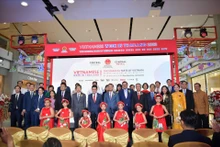 各位代表合影。（图片来源：越通社）