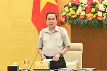 国会主席陈青敏同芹苴市、后江省和朔庄省领导举行工作会议【组图】