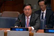 越南计划与投资部副部长陈维东在会议上发表讲话。（图片来源：越通社）