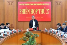 苏林总书记主持会议。