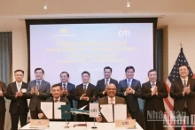 越南国家航空公司与花旗银行之间的谅解备忘录签署仪式。