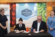 越南与新西兰企业代表签署合作备忘录。