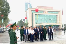 老街省人民委员会代表团前往中国参加开幕式。