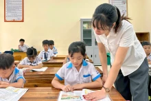 明琴小学同兴分校全部8名小学一年级、二年级学生已回校上学。