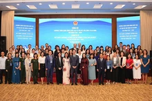 各位代表出席于8月8日举行的《国家行动计划》公布仪式。