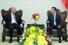 越南政府副总理陈红河会见‌中国铁路通信信号集团董事长楼齐良。（图片来源：越通社）