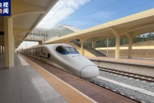 中国广西壮族自治区防城市至东兴市铁路线。（图片来源：CCTV）