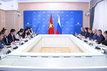 会谈场景。（图片来源：quochoi.vn）