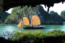 下龙湾美景。