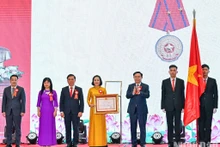 二级劳动勋章授予仪式。