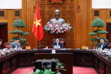 范明正总理主持会议