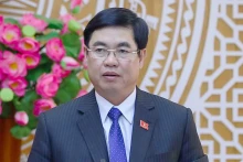 陈廷文先生。