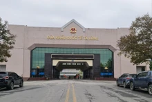 驮隆国际口岸。