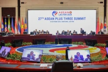 东盟与中日韩峰会场景。