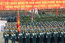 庆祝南方解放、国家统一50周年：36支武装力量开展合练【组图】
