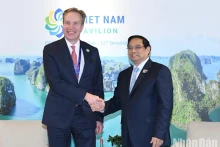 范明正总理会见会见世界经济论坛总裁博尔格·布伦德。