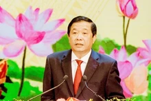 永隆省委书记裴文严。