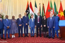 何金玉副部长和各位代表。（图片来源：国际报）