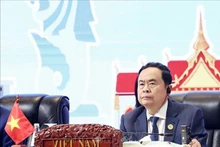 越南国会主席陈青敏在AIPA-45大会第一次全体会议上发表讲话。