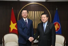 越共中央对外部副部长张光怀南会见东盟秘书长高金洪。（图片来源：asean.org）