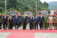 越老柬三国代表出席活动。（图片来源：congly.vn）