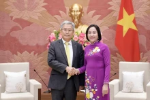 越南国会副主席阮氏青会见韩国电力公司KEPCO首席执行官Kim Dong-cheol。（图片来源：quochoi.vn）