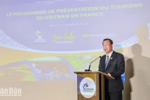 越南国家旅游局局长阮重庆发表讲话。