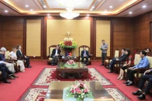 工作会议场景。