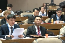 越南真理国家政治出版社副社长、副总编辑武文小出席会议。（图片来源：越通社）