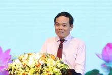 越南政府副总理陈流光发表讲话。（图片来源：越通社）