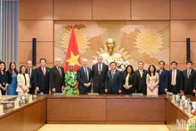 各位代表合影。