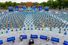 第九届国际瑜伽日活动在顺化皇城午门广场举行。（图片来源：承天顺化报）