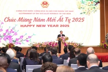 范明正总理发表讲话。