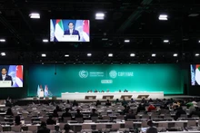 越南政府总理范明正在77国集团气候变化领导人峰会上发表讲话。（图片来源：VGP）