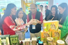 广南省在中国广西壮族自治区推介旅游形象和地方产品。