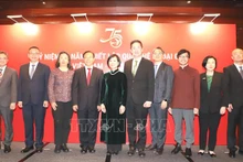 各位代表合影。（图片来源：越通社）