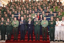 范明正总理，各位代表和支援缅甸克服地震后果的越南救援力量。
