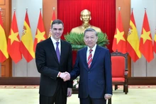 苏林总书记和班牙首相佩德罗·桑切斯·佩雷斯–卡斯特洪。