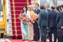 法国总统埃马纽埃尔·马克龙和夫人已离开河内，圆满结束对越的国事访问。（图片来源：dantri.com.vn）