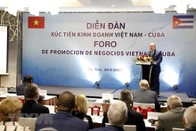 古巴总理曼努埃尔·马雷罗·克鲁斯在论坛上发言。