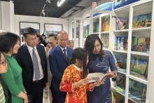 越南外交部副部长，海外越南人国家委员会主任黎氏秋姮出席“推崇越南语日”启动仪式。（图片来源：越通社）